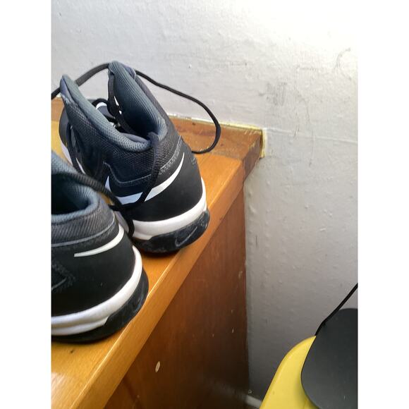 NIKE Air Max Stutter Step 2 Basketball Athletic Shoes 7Y Black White 653754-001 - Picture 4 of 6